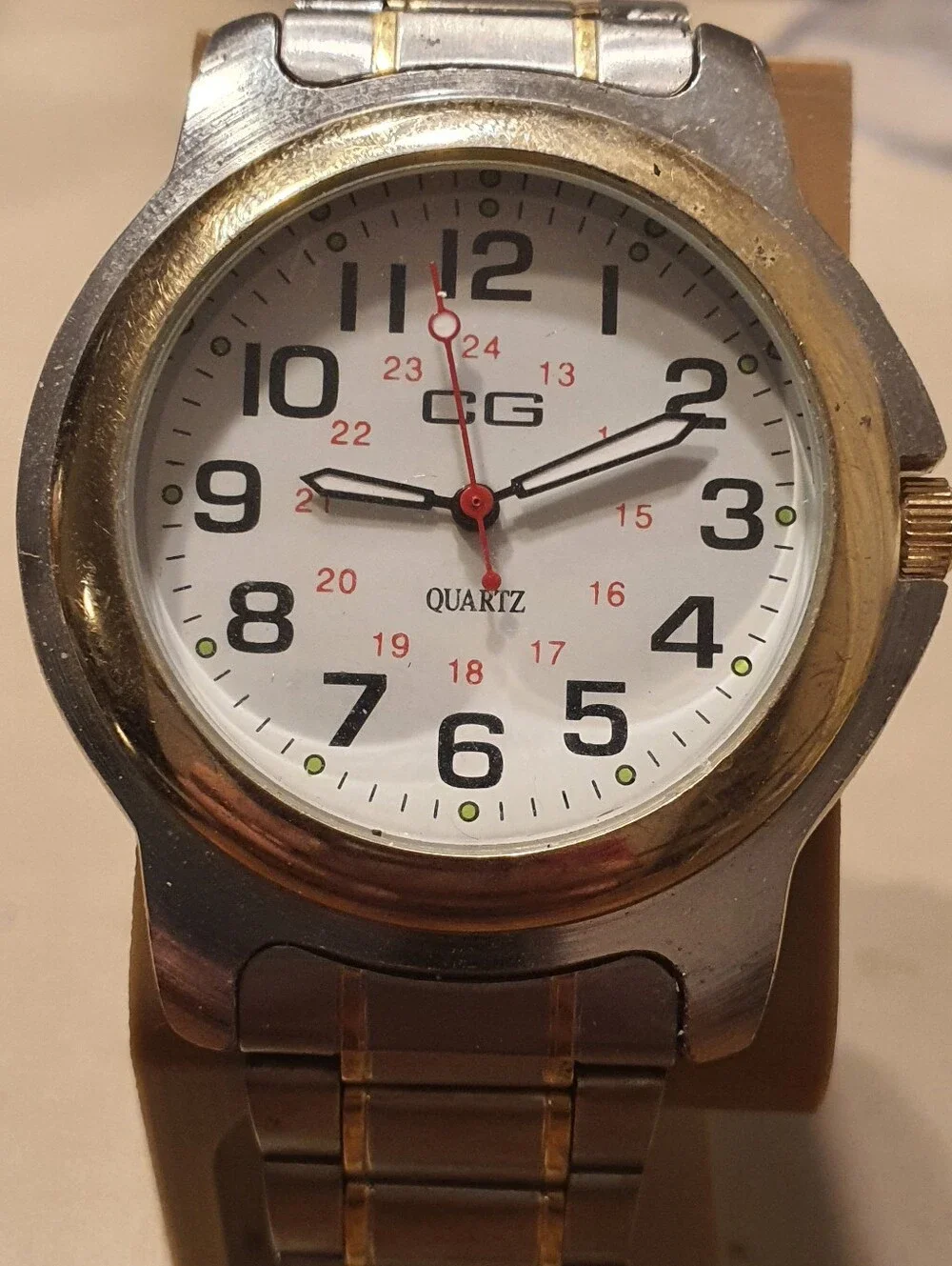 10/$20 CG Quartz Silver/Goldtone Stainless Steel Men's Watch